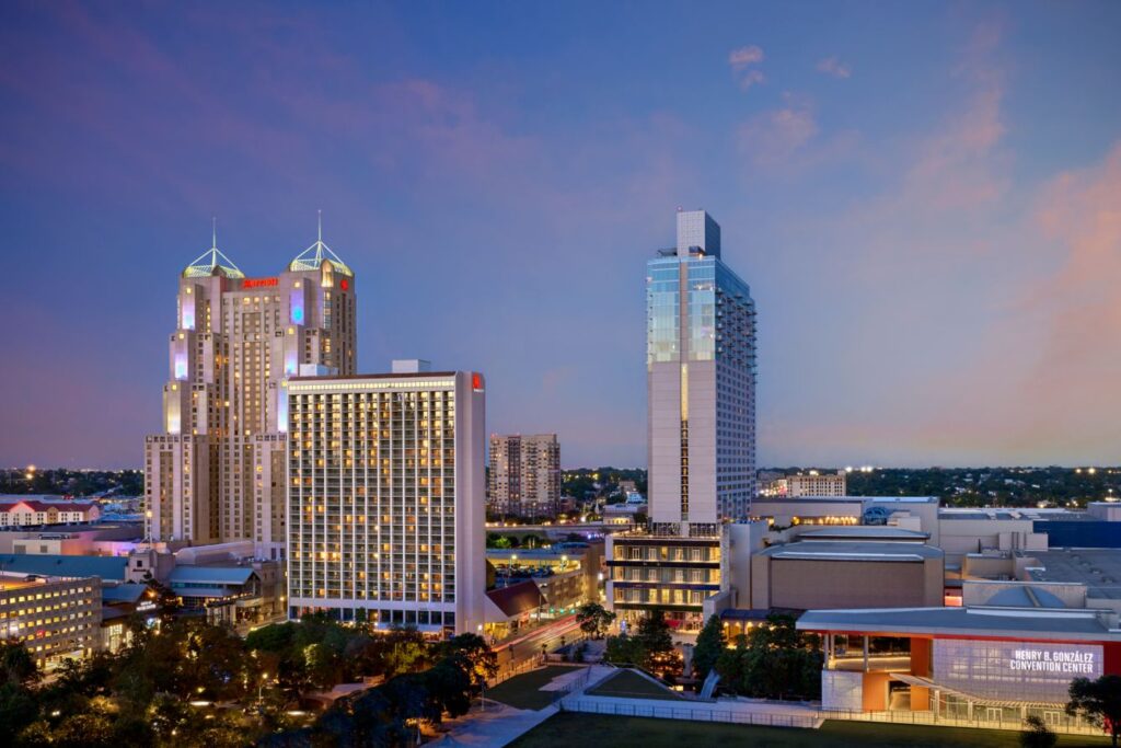 An aerial view of the San Antonio Marriott Rivercenter on the River Walk